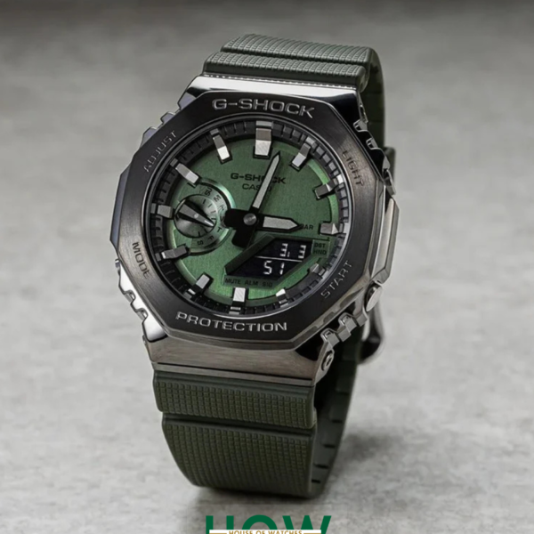 Men’s Carbon Style Metal Bezel Watch